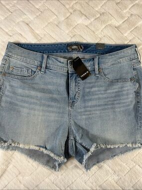 torrid Light Blue Distressed Frayed Hem Denim Shorts size 14